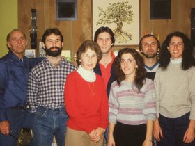 Gates family 1983 at Dave's house.jpg